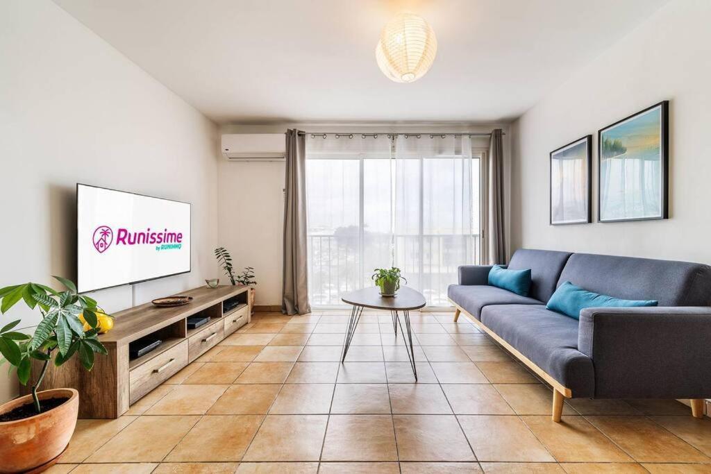 Jade - Appt 2 Chb - 4 Personnes - A 200 M Du Lagon De Saint-Pierre - Residence Avec Belle Piscine Et Parking Prive - Sur Le Front De Mer Et A 2 Pas Du Centre-Ville De St-Pierre Экстерьер фото