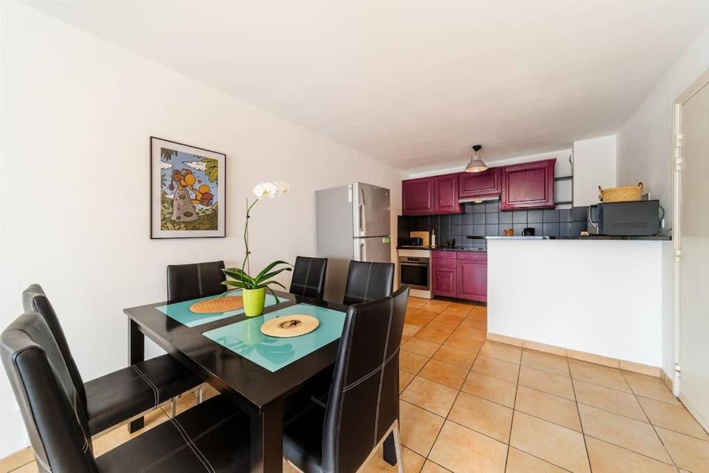 Jade - Appt 2 Chb - 4 Personnes - A 200 M Du Lagon De Saint-Pierre - Residence Avec Belle Piscine Et Parking Prive - Sur Le Front De Mer Et A 2 Pas Du Centre-Ville De St-Pierre Экстерьер фото